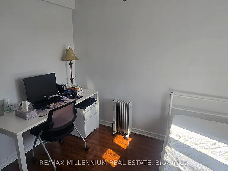 32 Abelard Ave #UPPER — Photo 11