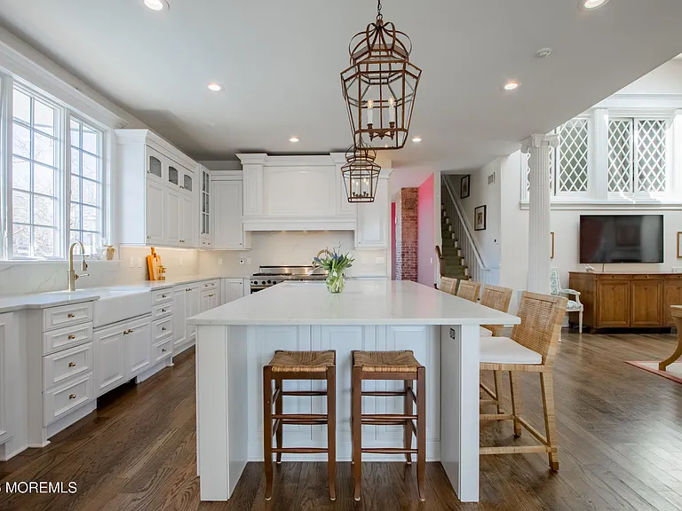 207 Monmouth Ave — Photo 22