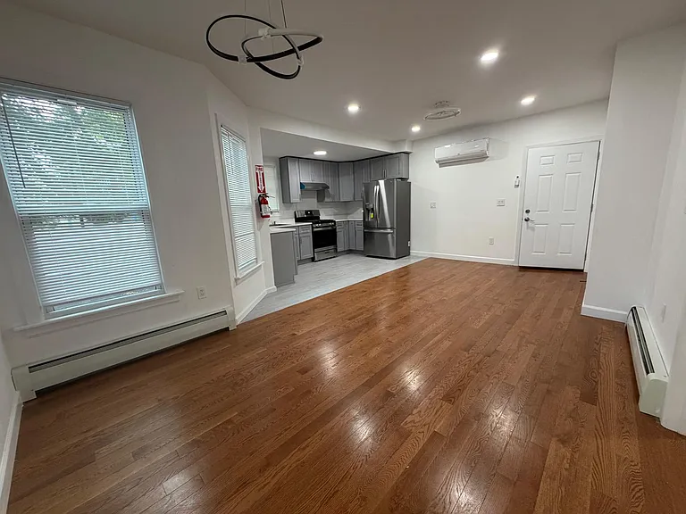 49 Mercer St #1 — Photo 2