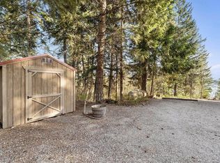 24 Upper School Rd, Hope, ID 83836