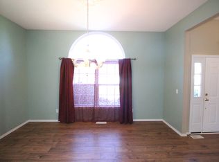 708 W Honeysuckle Ln, Nixa, MO 65714