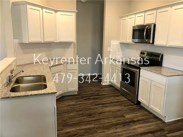 1236 S Nighthawk Ln — Photo 3