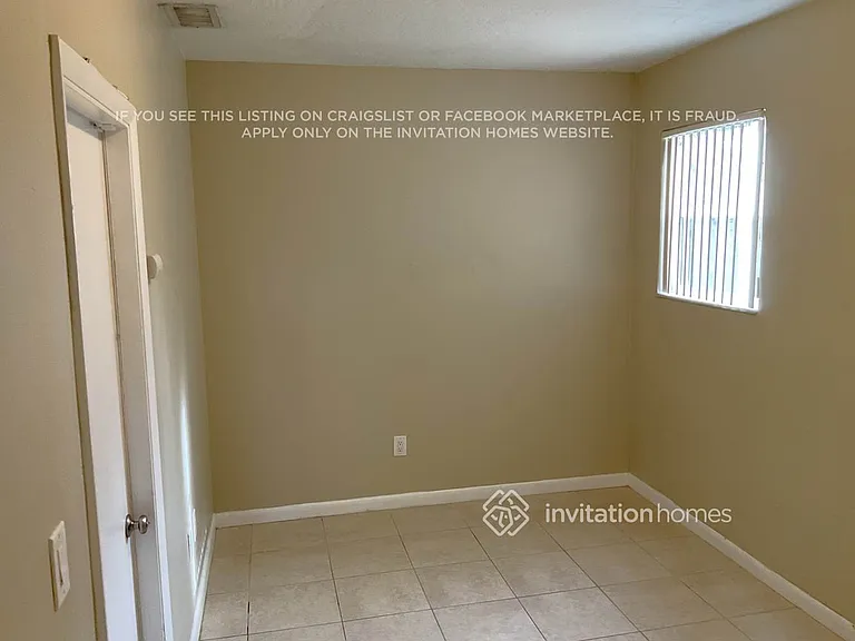 3921 NW 4th Ct — Photo 6