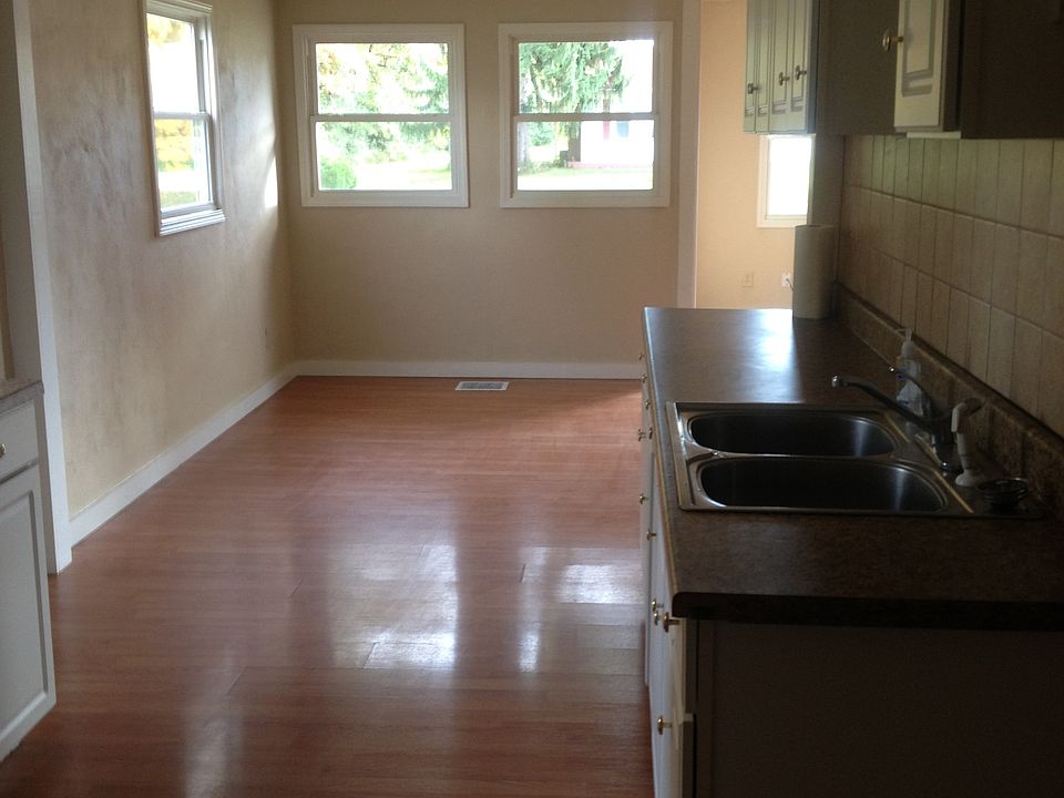 2nd image of 402 W Parkwood Ave