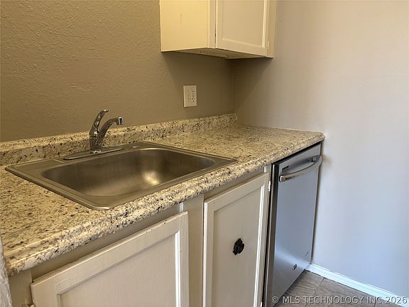 4th image of 4750 E 68th St S Unit 250