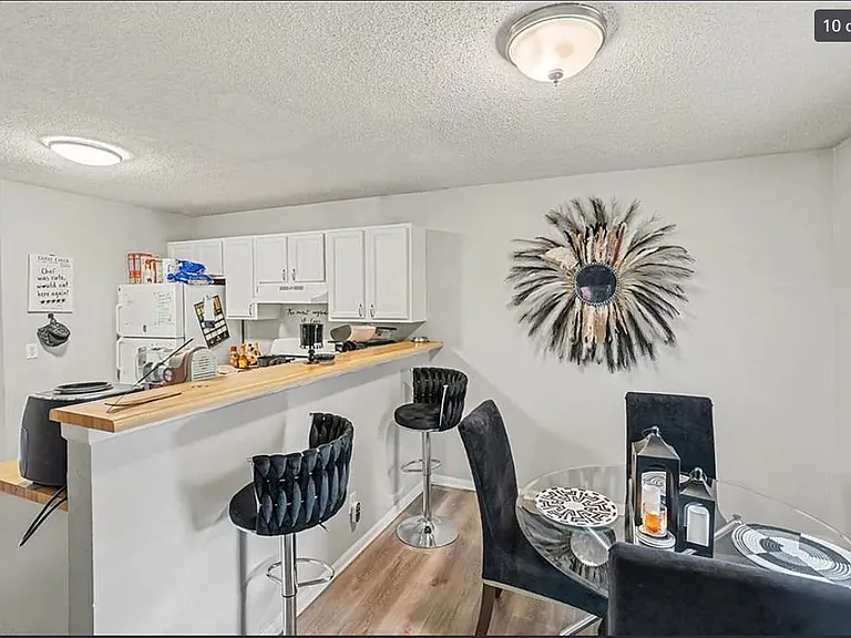 4202 Flora Ave #4200 — Photo 15