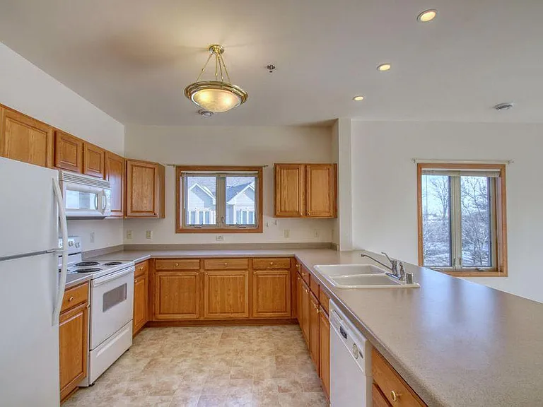1420 Gabriel Dr #4 — Photo 8