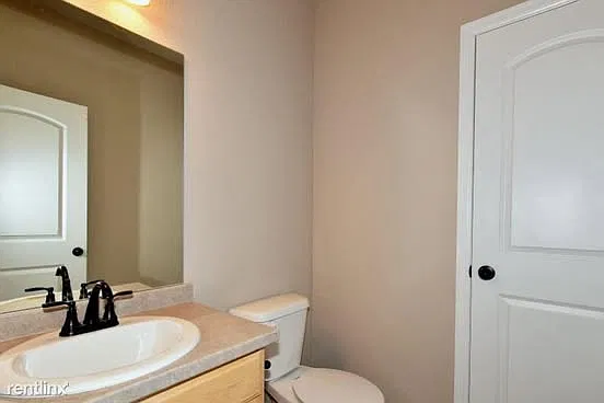 3 bed, 2.5 bath, 1794 sqft, $2,450 — Photo 4