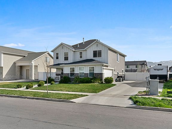 2nd image of 579 W 250th St N