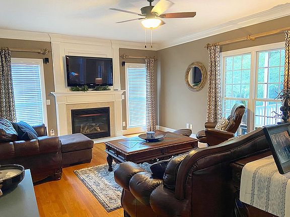 5th image of 215 Mary Wil Ct