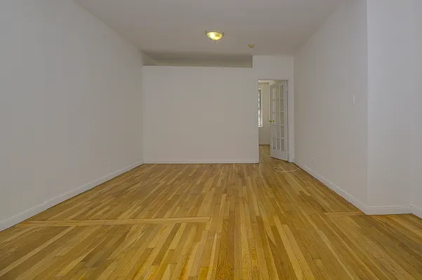 Rented by Bond New York | media 4