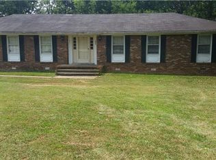 1033 Chickasaw Trl, Columbia, TN 38401