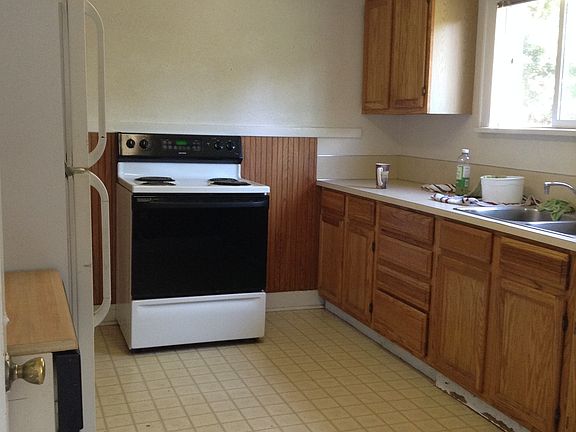 kitchen includes electric stove