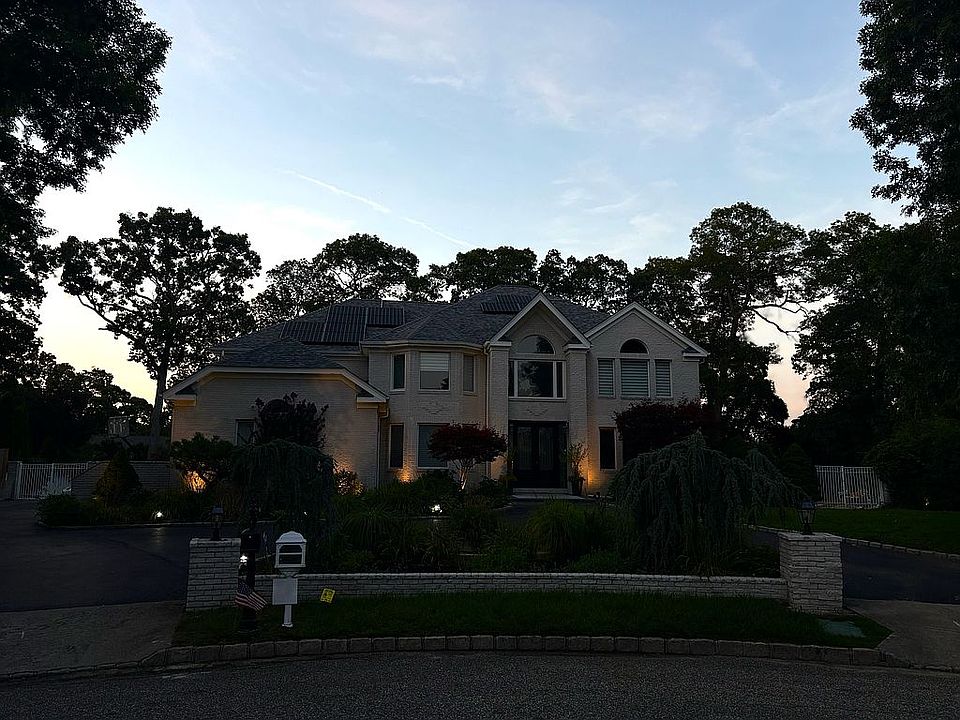 2nd image of 15 Cobblestone Ln