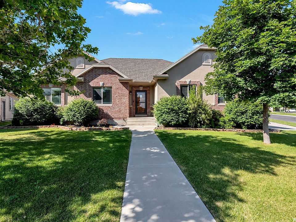 1st image of 4072 W Hayes Cir