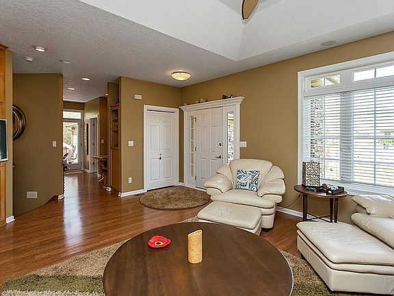 4th image of 3229 SW Coves Dr