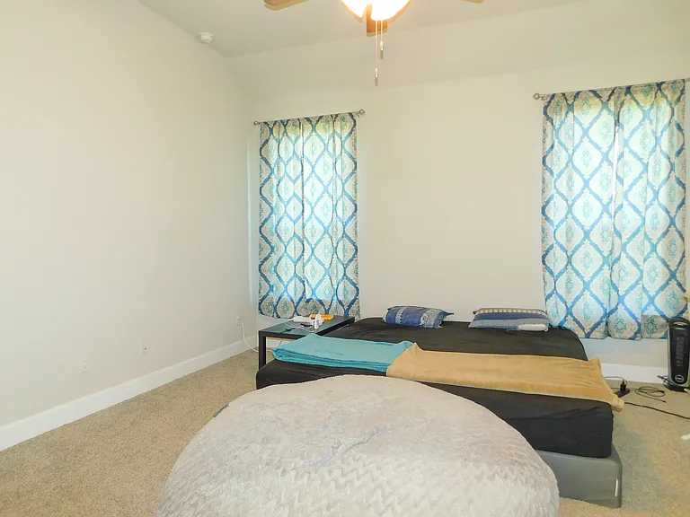 1021 Pitch Pine St — Photo 15