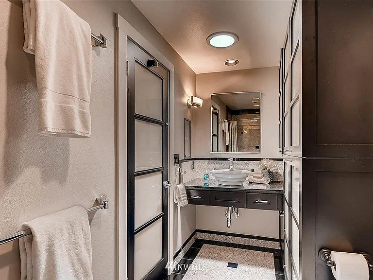 2nd Bathroom