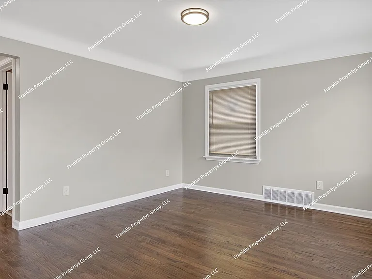 18500 Archdale St — Photo 6