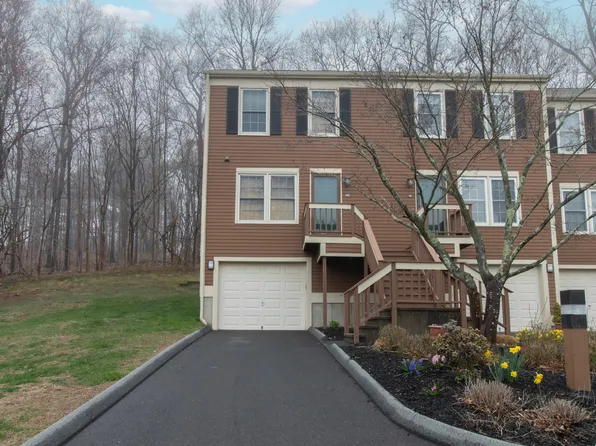 110 Foxbridge Village Road #110, Branford, CT 06405