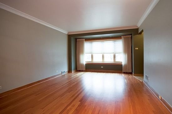 3rd image of 10210 Kedvale Ave