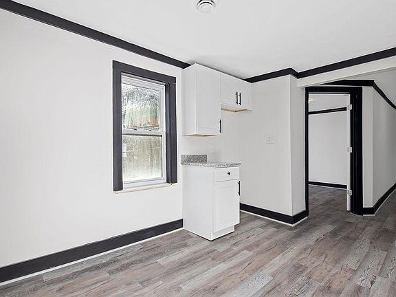 2nd image of 7406 Oakland Ave APT 4