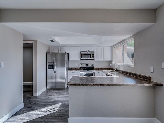 4th image of 3308 W Echo Ln