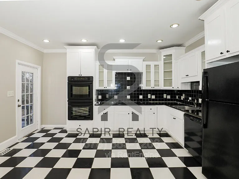 1441 Boulevard Lorraine SW — Photo 8