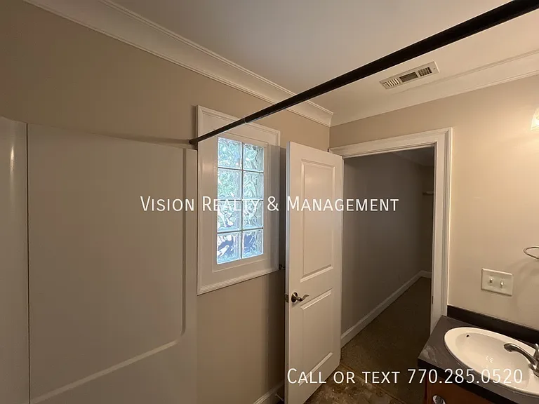 977 Cummings St SE — Photo 41
