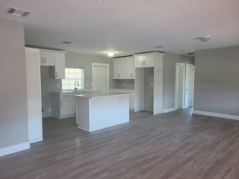 2035 NW 113th Ter — Photo 10