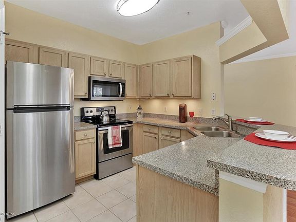 3rd image of 7800 Point Meadows Dr APT 1326