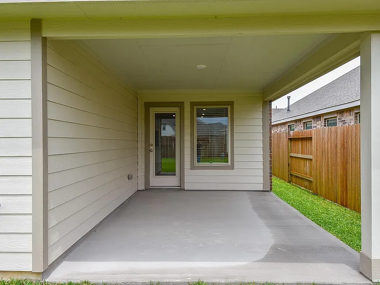 8426 Manta Ray Dr — Photo 32