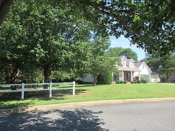 2nd image of 103 White Tail Dr