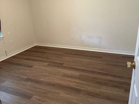 5th image of 2719 Blackwood Dr