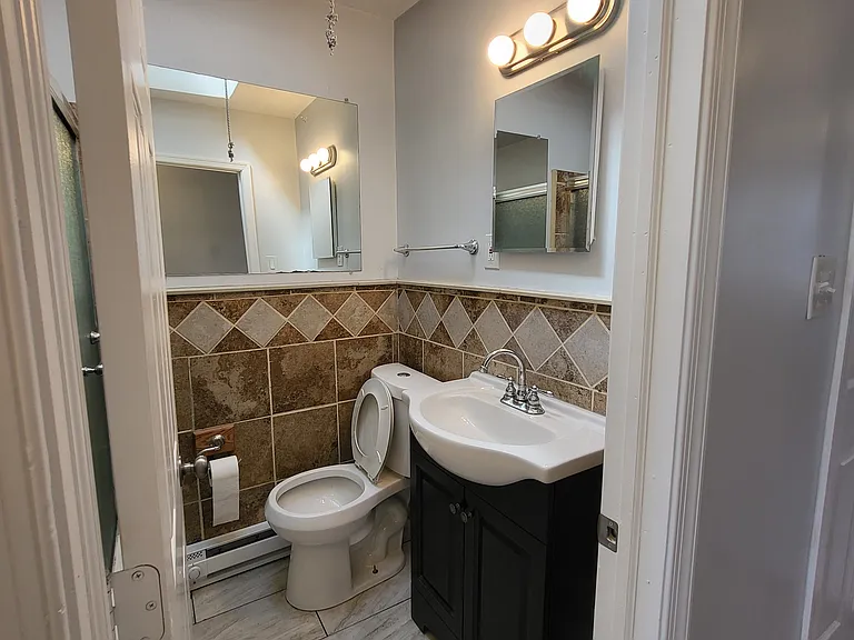 362 E Claremont Rd #3 — Photo 5