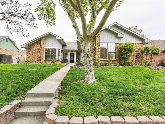 2nd image of 2031 Robin Hill Ln