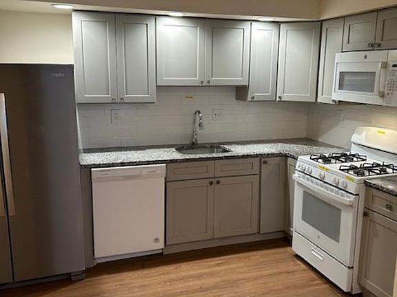 2nd image of 9809 Wistaria St Floor 1