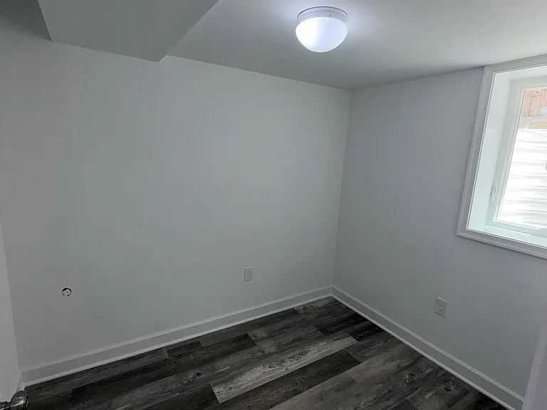 608 Chaplin St SE — Photo 17