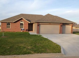 4335 W Nicholas St, Springfield, MO 65802