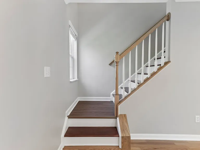 103 Lakeview Ct — Photo 39