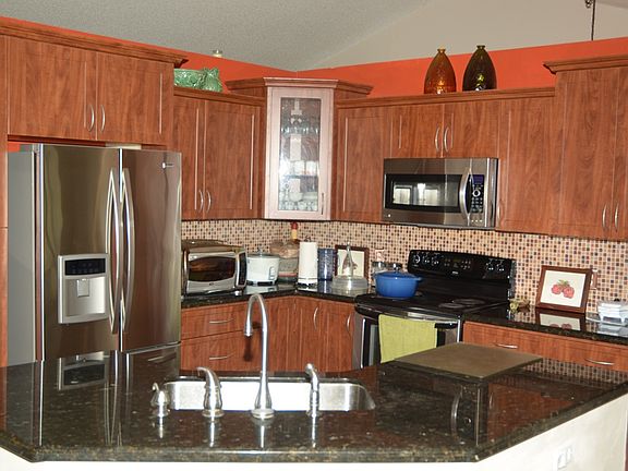 4th image of 1070 NW 161st Ave