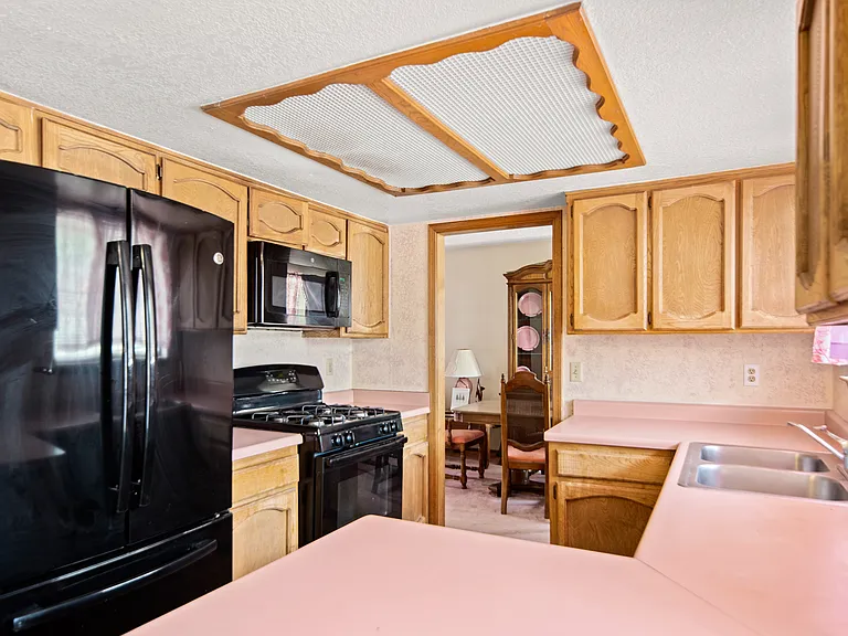 1300 James Kelley Dr — Photo 12