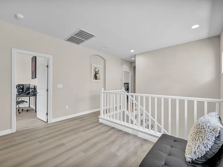 6777 Byron Bay Ct — Photo 37