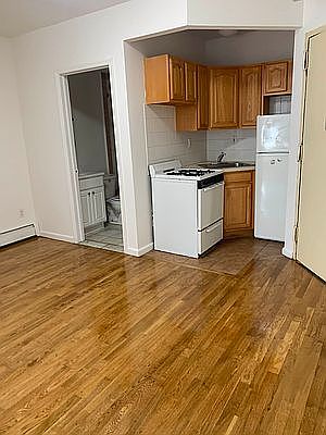 1st image of 186 Orchard St #4R