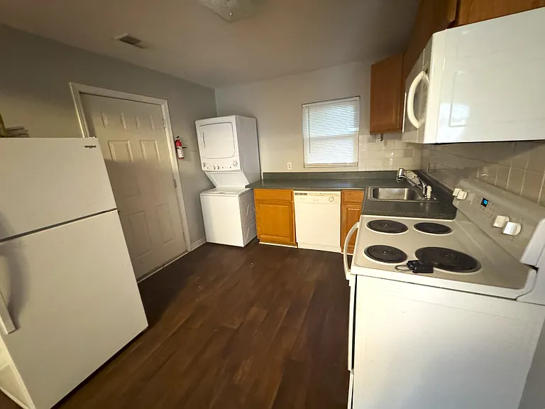 2125 Oceola St — Photo 6