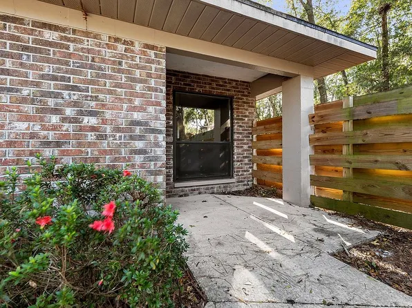 5221 NW 33rd Pl, Gainesville, FL 32606