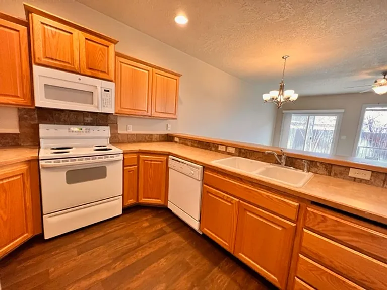 2120 S Dorothy Ave — Photo 6