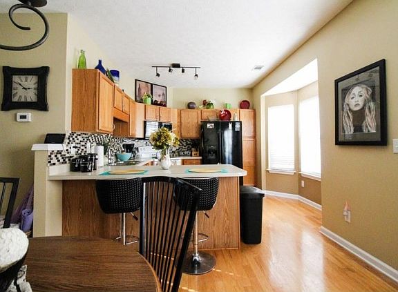 5th image of 4936 Oak Meadow Ln