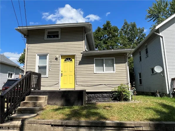 2575 Mountain View Ave, Lakemore, OH 44250