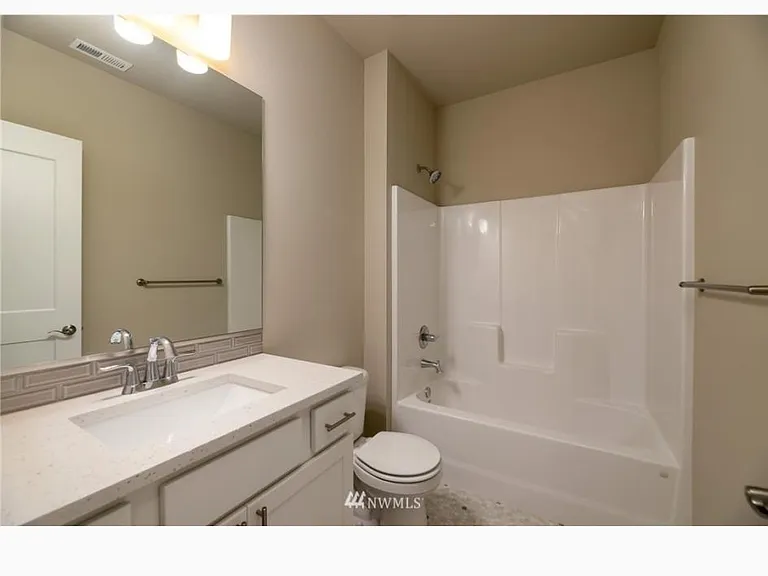 11204 Malcolm Dr NW — Photo 13
